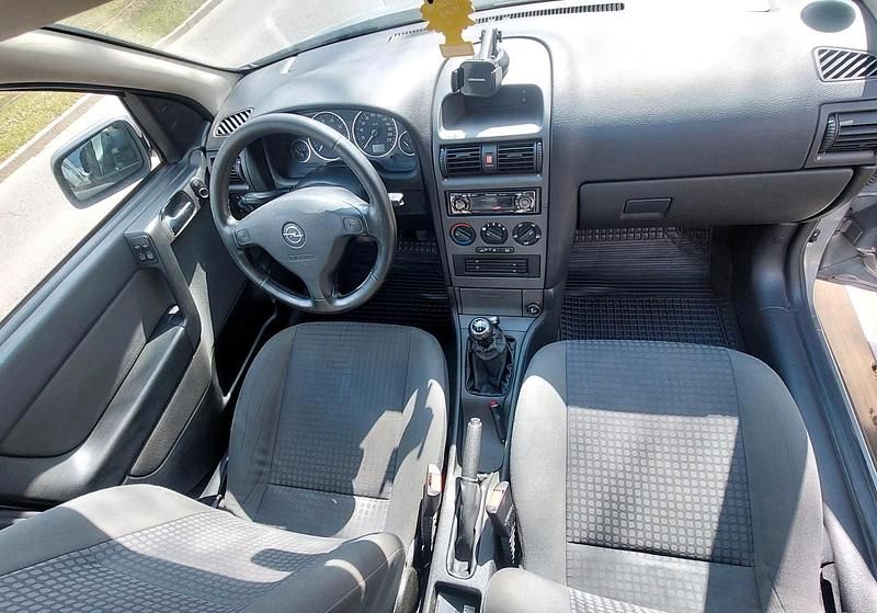 Gebraucht Opel Astra Njoy 103 PS (75 kW) 2004 Grau Limousine