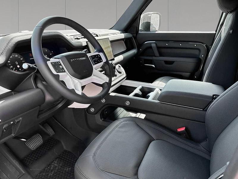 Gebraucht Land Rover Defender 252 PS (185 kW) 2026 Carpathian grey SUV