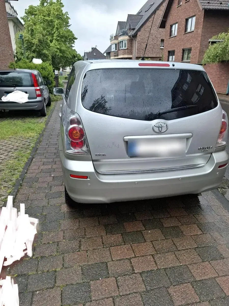Gebraucht Toyota Corolla Verso 130 PS (95 kW) 2006 Silber Van / Kleinbus