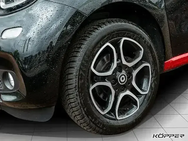 Usata Smart ForFour 90 CV (66 kW) 2019 Nero Utilitaria