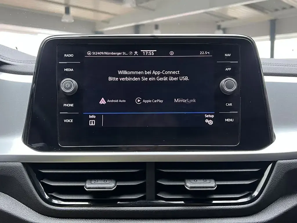 Gebraucht VW T-Roc IQ Drive 150 PS (110 kW) 2023 Weiß SUV