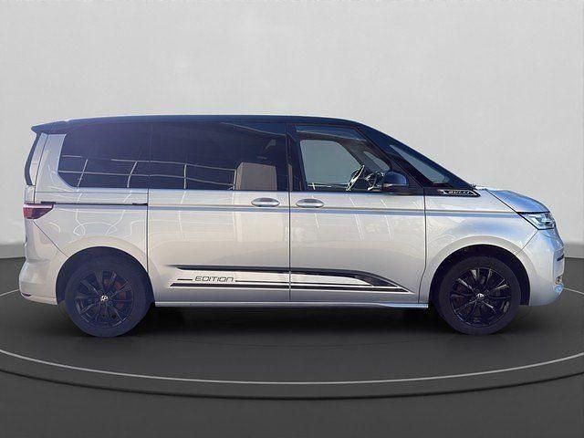 Gebraucht VW Multivan Edition 150 PS (110 kW) 2022 Reflexsilber Van