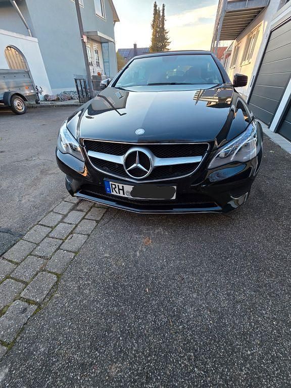 Braun Gebraucht 2013 Mercedes E250 Cabrio | 16.900 € (Fairer Preis) - Bild 1/4