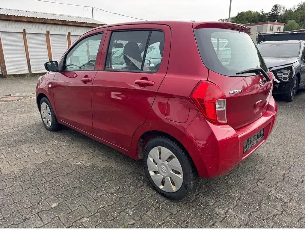 Gebraucht Suzuki Celerio Club 68 PS (50 kW) 2016 Rot Kleinwagen