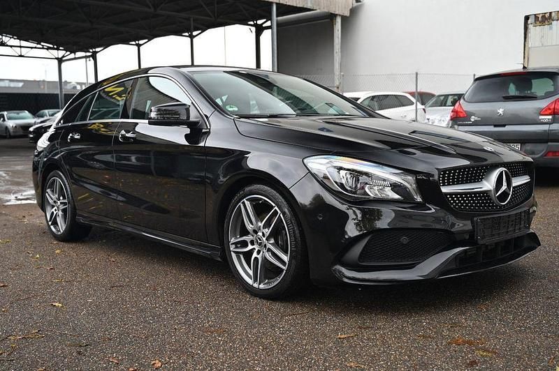 Schwarz Gebraucht 2018 Mercedes CLA200 AMG line Limousine | 21.000 € (Fairer Preis) - Bild 1/4