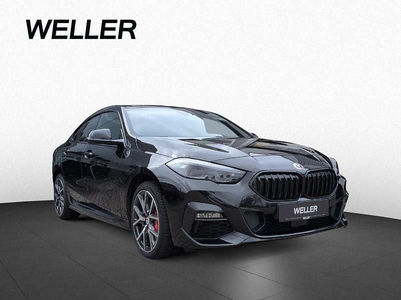 Gebraucht BMW 220 Performance 178 PS (130 kW) 2023 Black sapphire (schwarz) Coupé