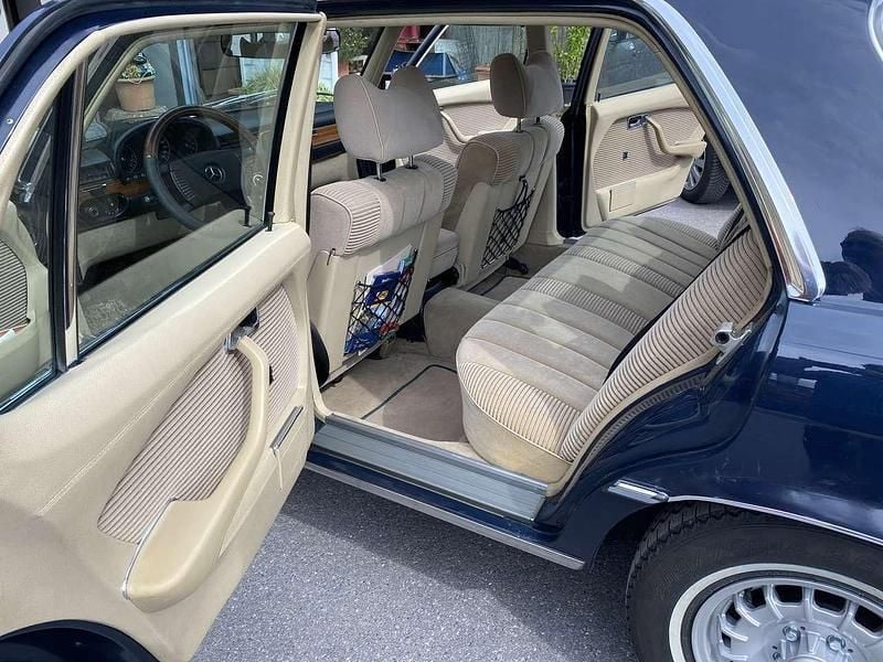 Blau Gebraucht 1975 Mercedes 450 Limousine | 42.500 € - Bild 1/4