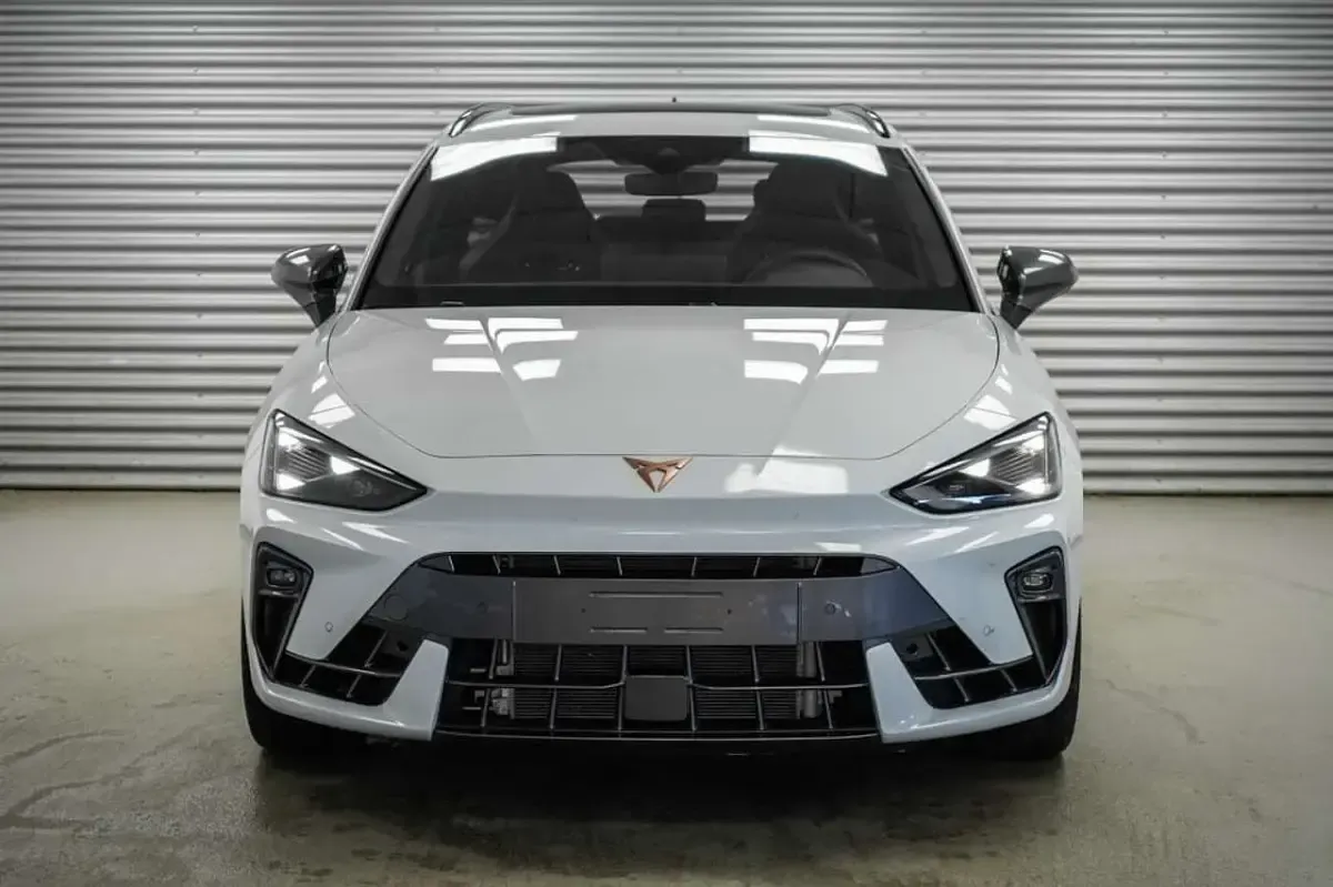 Gebraucht Cupra Leon VZ 333 PS (244 kW) 2025 Glacial white Kombi