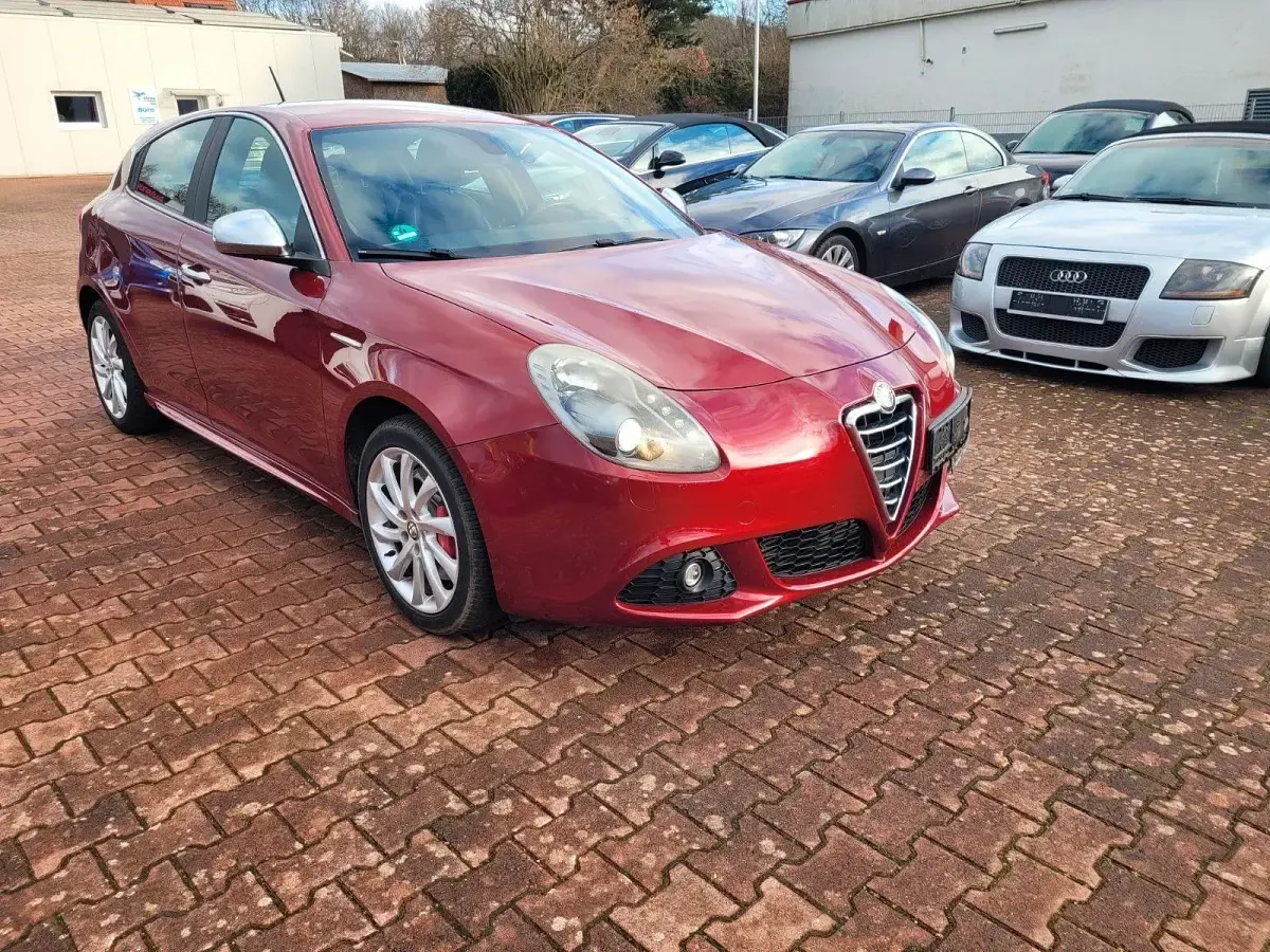 Gebraucht Alfa Romeo Giulietta Turismo 170 PS (125 kW) 2012 Rot Limousine