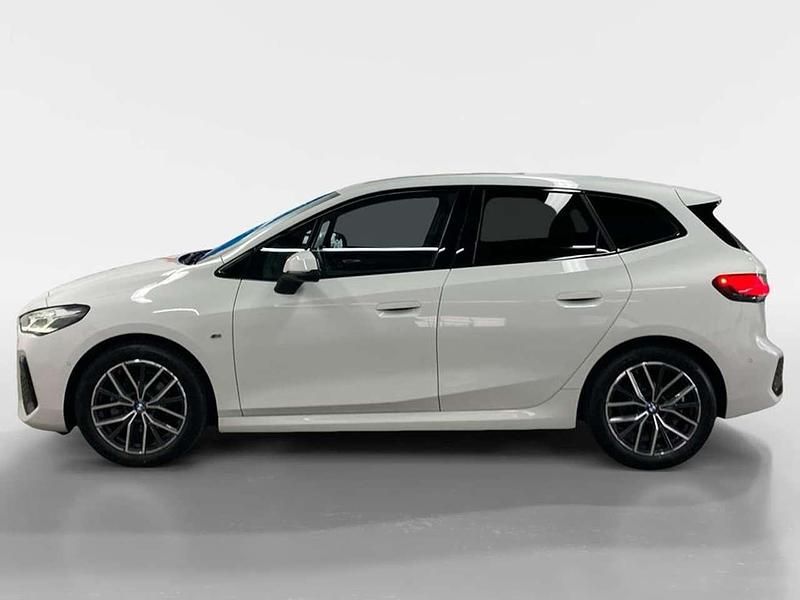 Gebraucht BMW 218 M Sport 136 PS (100 kW) 2024 Alpinweiß uni Van / Kleinbus