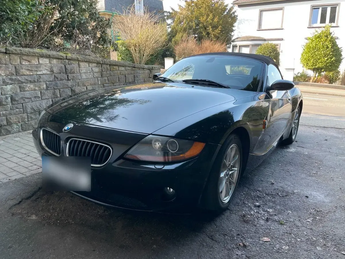 Gebraucht BMW Z4 Sport Line 170 PS (125 kW) 2004 Schwarz Cabrio