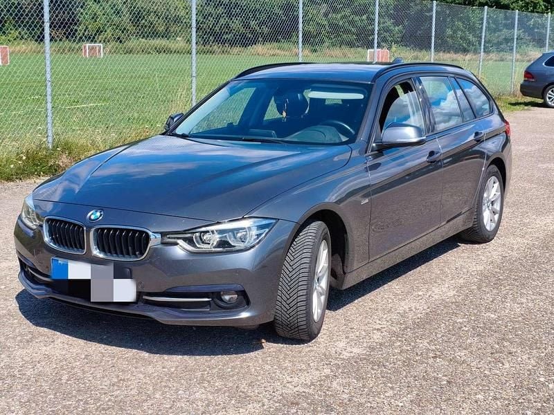 Grau Gebraucht 2018 BMW 318 Sport Line Kombi | 14.400 € (Guter Preis) - Bild 1/4