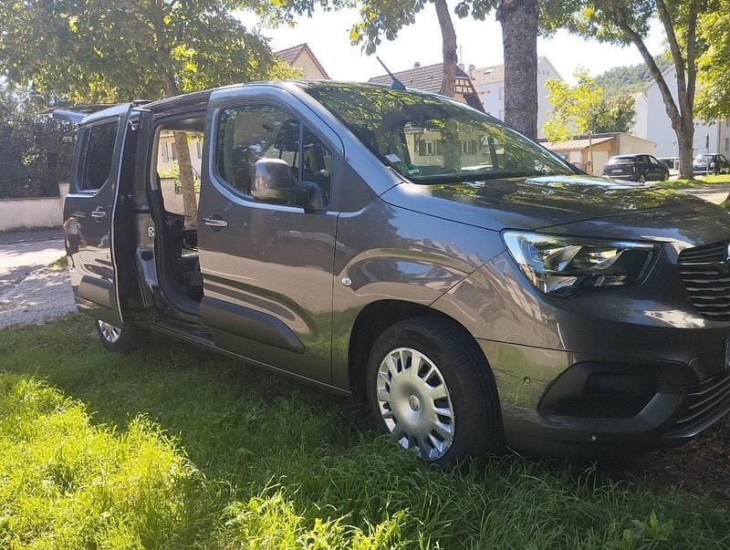 Grau Gebraucht 2020 Opel Combo Life XL Van / Kleinbus | 17.400 € (Fairer Preis) - Bild 1/4