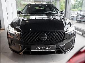 Neu Volvo XC60 Plus 455 PS (334 kW) 2025 Schwarz (onyx black / metallic) SUV