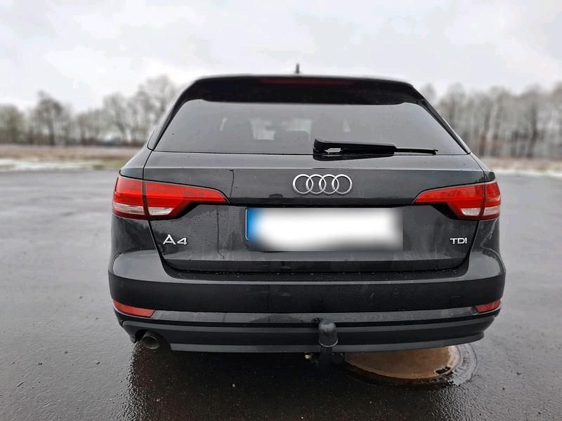 Gebraucht Audi A4 150 PS (110 kW) 2017 Schwarz Kombi