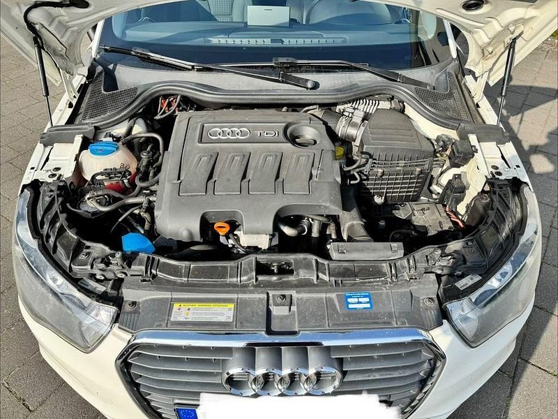 Gebraucht Audi A1 Design 105 PS (77 kW) 2010 Weiß Kleinwagen