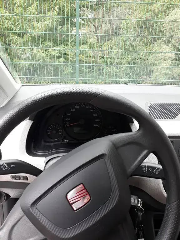 Używany Seat Mii 60 KM (44 kW) 2013 Biały Hatchback