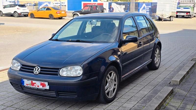 Blau Gebraucht 2000 VW Golf IV Limousine | 550 € (Superpreis) - Bild 1/4
