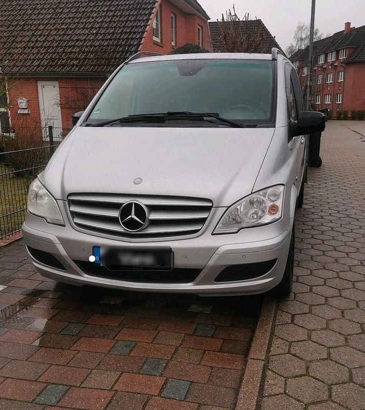 Silber Gebraucht 2012 Mercedes Viano Van / Kleinbus | 11.500 € (Guter Preis) - Bild 1/4