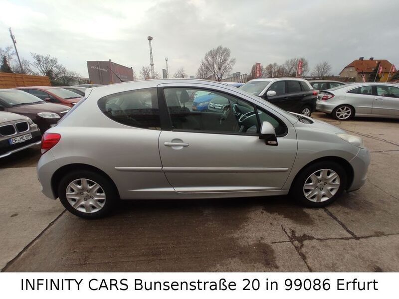 Gebraucht Peugeot 207 Tendance 95 PS (69 kW) 2011 Grau Kleinwagen