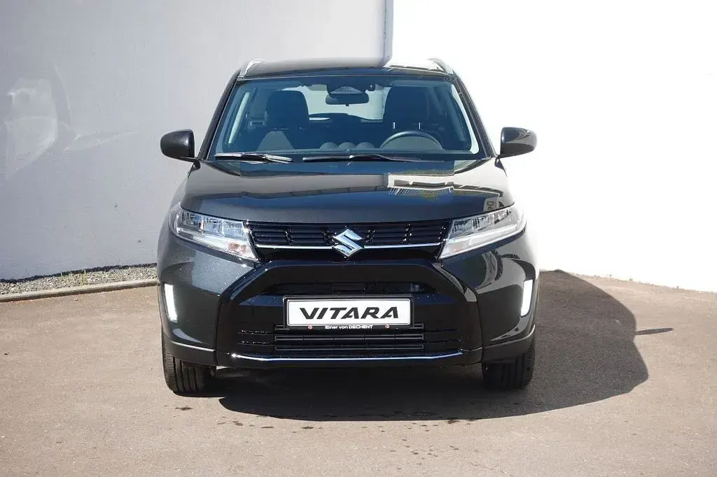 Neu Suzuki Vitara Club 110 PS (80 kW) 2026 Schwarz SUV