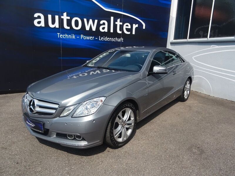 Silber Gebraucht 2010 Mercedes E250 Coupé | 12.900 € (Guter Preis) - Bild 1/4