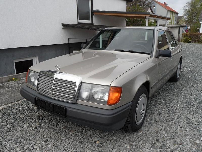 Gebraucht Mercedes E200 118 PS (86 kW) 1989 Limousine