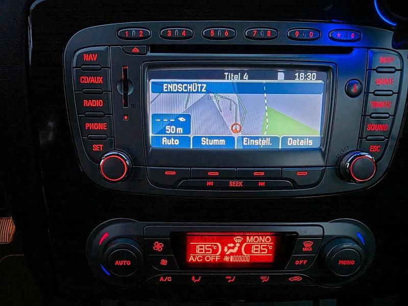 Gebraucht Ford Focus Ghia 145 PS (106 kW) 2009 Silber Kombi