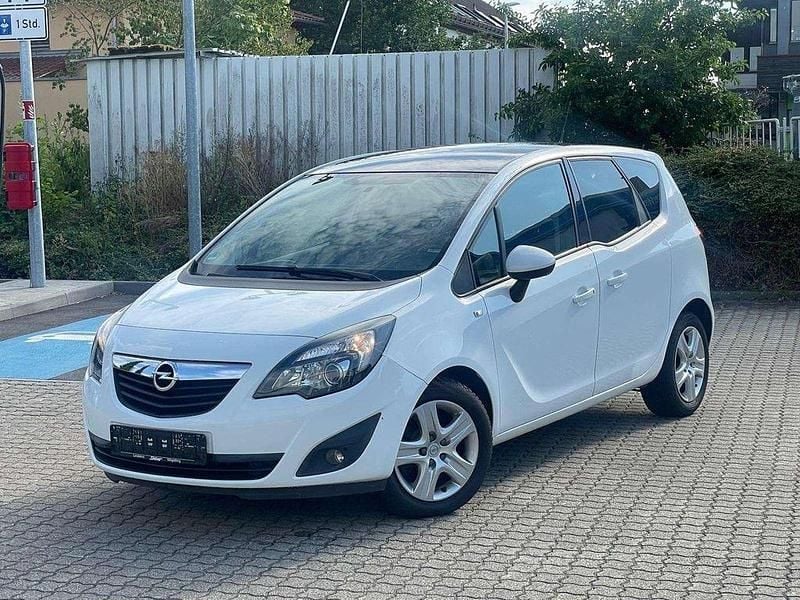 Gebraucht Opel Meriva Color Edition 120 PS (88 kW) 2012 Casablanca weiss Van / Kleinbus