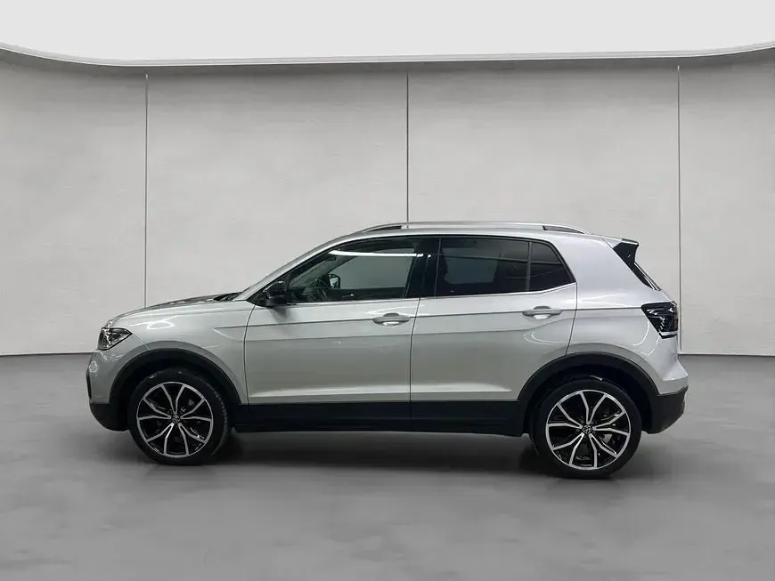 Usado VW T-Cross Style 110 CV (80 kW) 2022 Plateado SUV