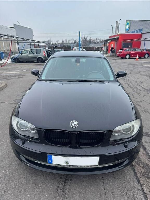 Gebraucht BMW 116 122 PS (89 kW) 2008 Schwarz Kleinwagen