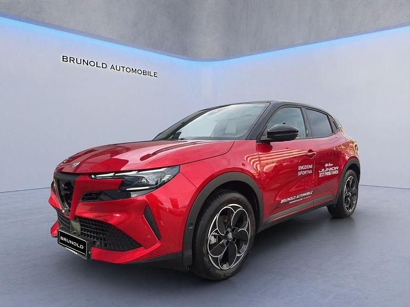 Rot Gebraucht 2024 Alfa Romeo Junior Edizione Speciale SUV | 36.900 € (Teuer) - Bild 1/4
