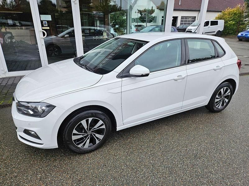 Weiß Gebraucht 2021 VW Polo Comfortline Limousine | 12.950 € (Guter Preis) - Bild 1/4