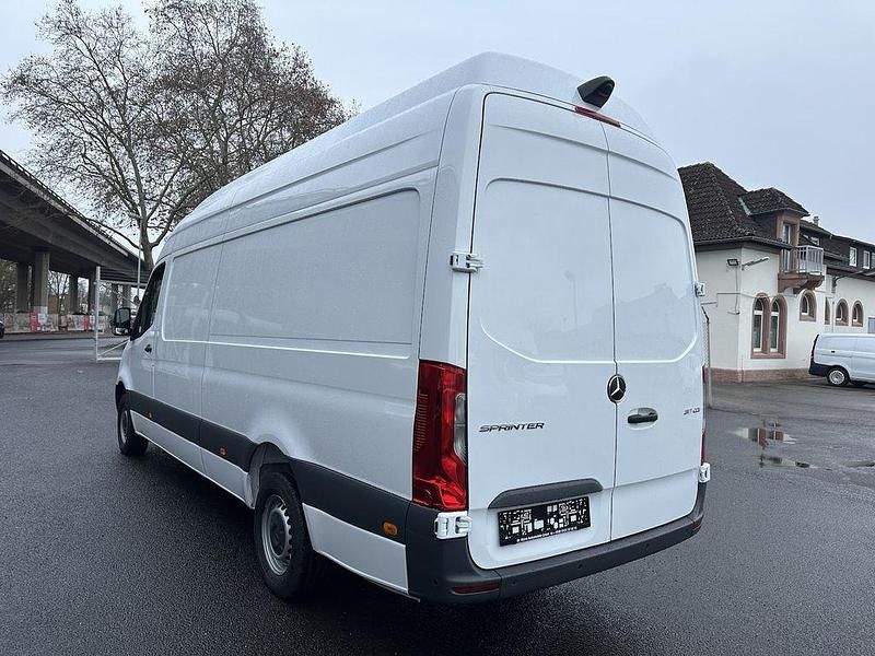 Gebraucht Mercedes Sprinter 170 PS (125 kW) 2021 Arktikweiss Van