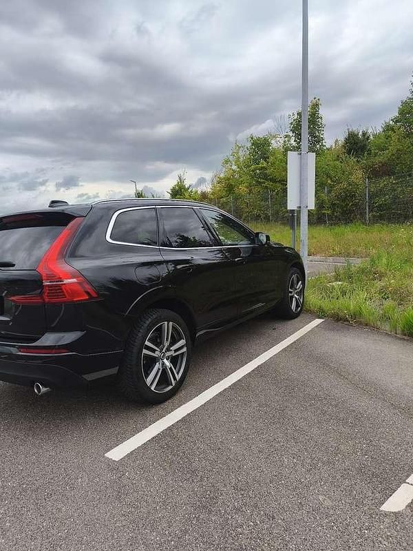 Gebraucht Volvo XC60 Momentum 190 PS (139 kW) 2019 Schwarz SUV