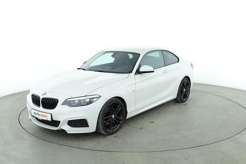Weiß Gebraucht 2020 BMW 218 M Sport Coupé | 21.160 € (Guter Preis) - Bild 1/3