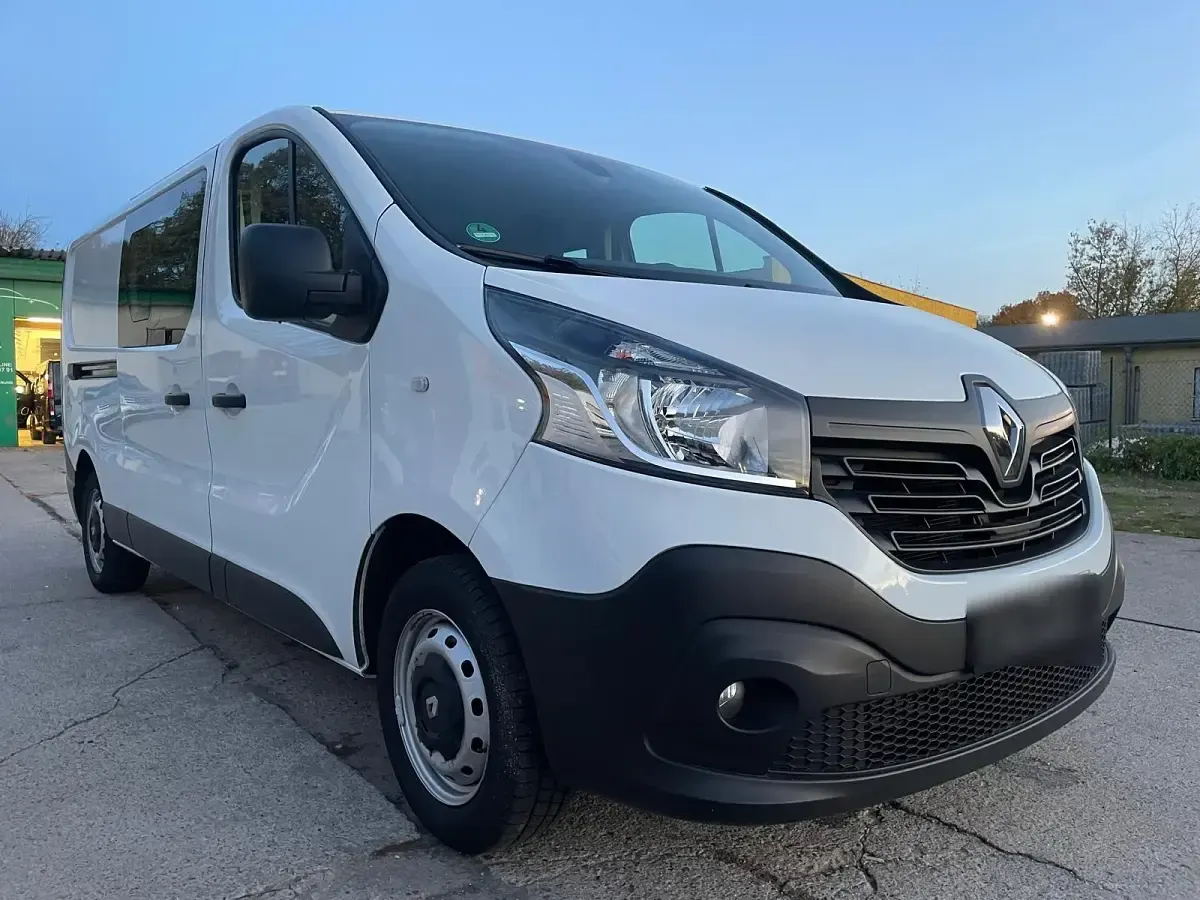 Gebraucht Renault Trafic 120 PS (88 kW) 2018 Weiß Van / Kleinbus