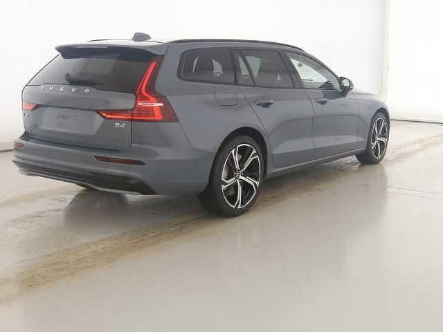 Gebraucht Volvo V60 145 PS (106 kW) 2024 Kombi