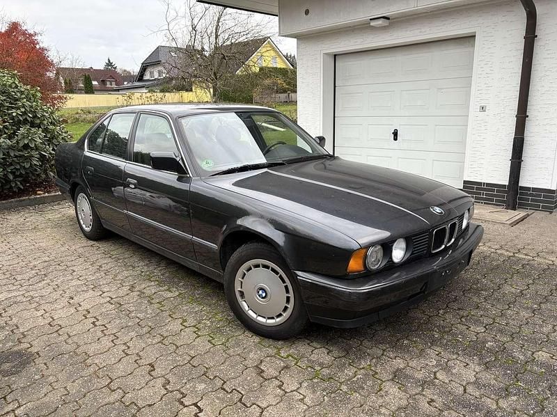 Second-hand BMW 525 170 CP (125 kW) 1990 Berlinǎ