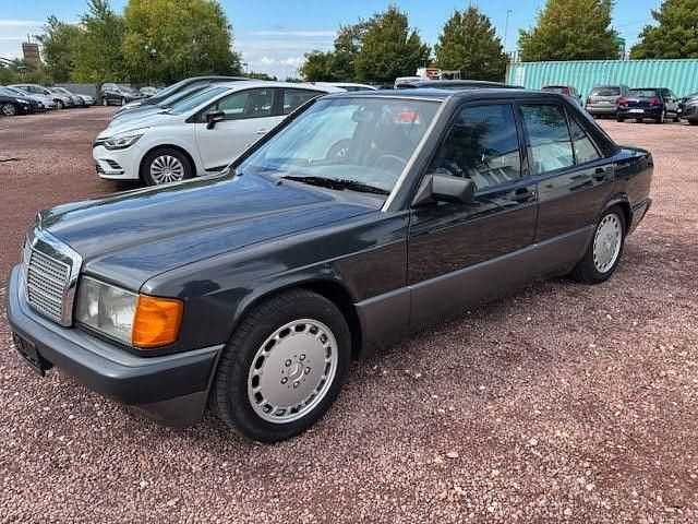 Schwarz Gebraucht 1990 Mercedes 190 Limousine | 7.900 € - Bild 1/4