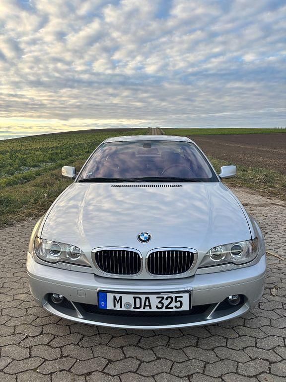 Silber Gebraucht 2003 BMW 325 Coupé | 12.000 € - Bild 1/4