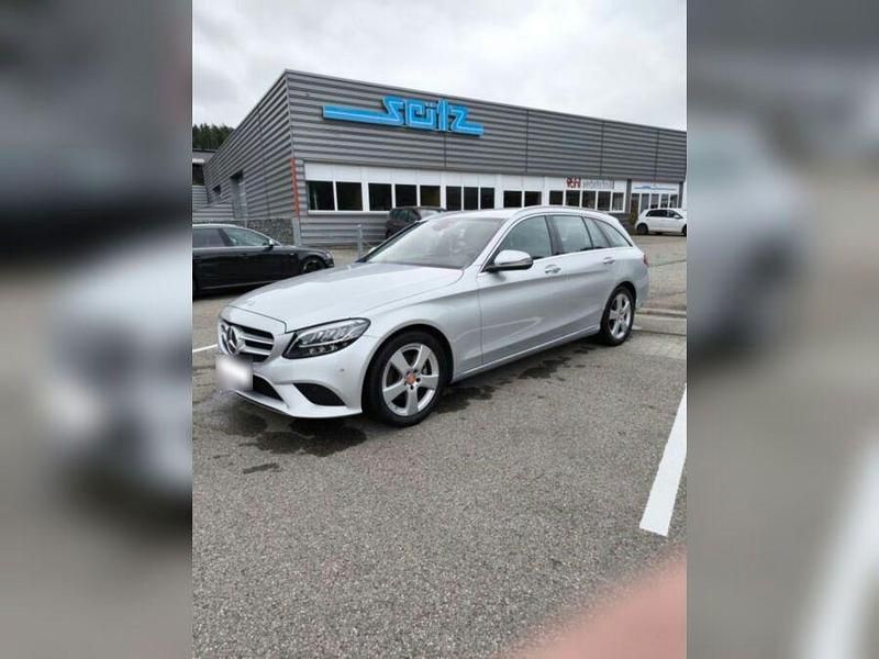 Gebraucht Mercedes C220 194 PS (142 kW) 2018 Silber Kombi
