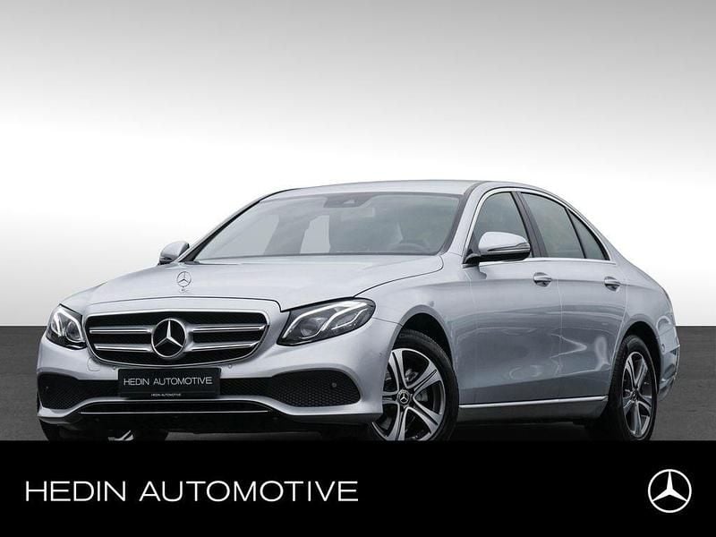 Silber Gebraucht 2018 Mercedes E200 Avantgarde Limousine | 28.490 € (Fairer Preis) - Bild 1/4