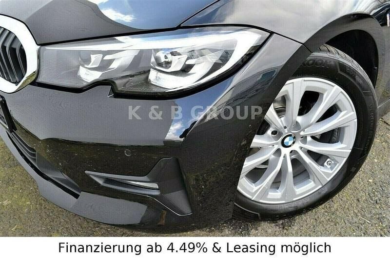 Schwarz Gebraucht 2020 BMW 318 Kombi | 25.890 € (Etwas zu teuer) - Bild 1/4
