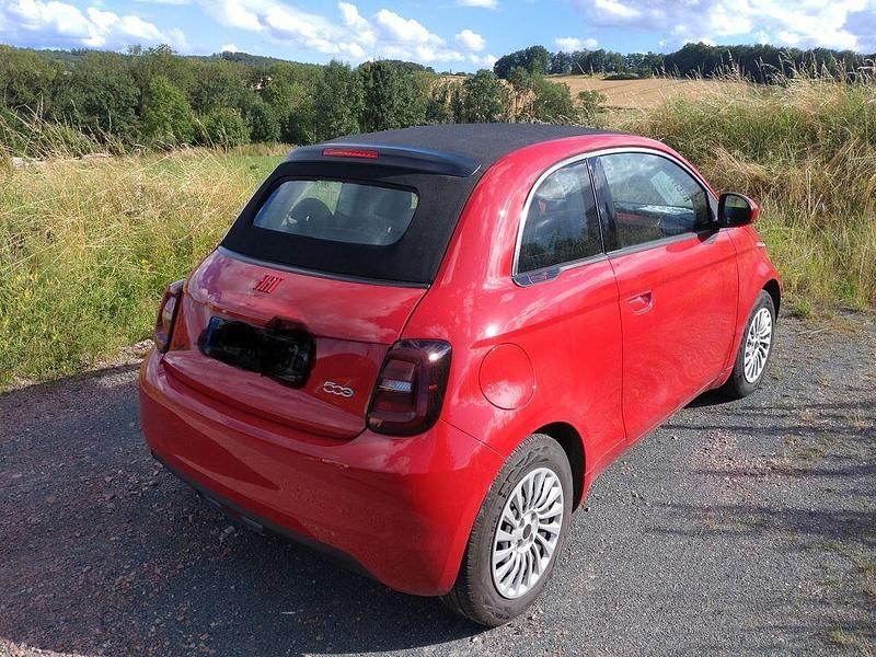 Gebraucht Fiat 500e Red 86 kW (118 PS) 2022 Rot Cabrio