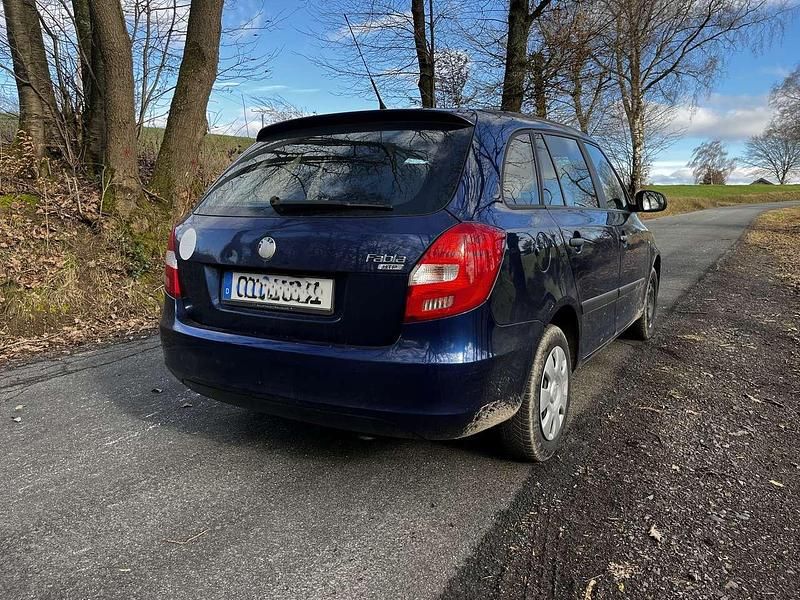 Gebraucht Skoda Fabia Classic 69 PS (50 kW) 2009 Blau Kombi