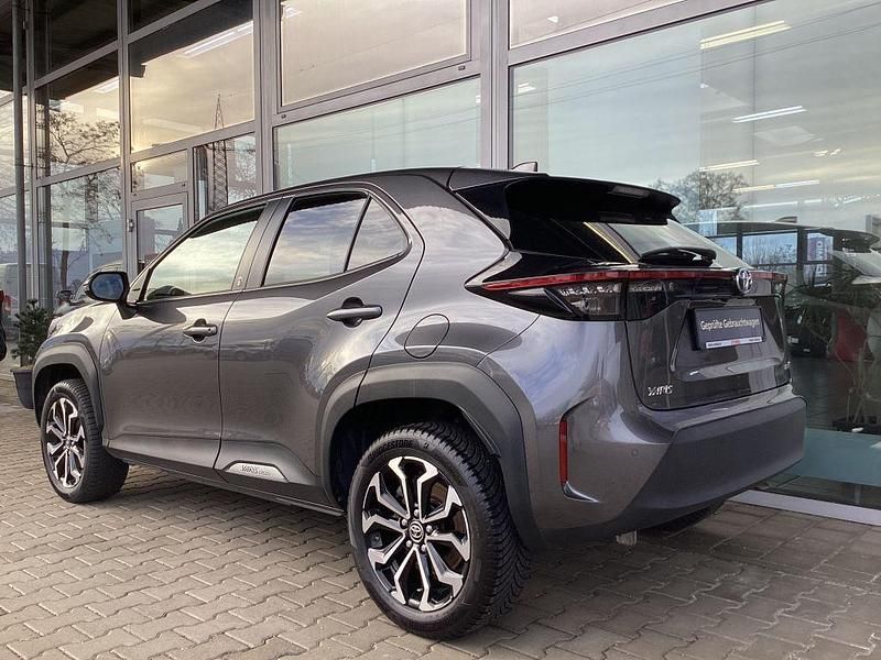 Gebraucht Toyota Yaris Cross Team 116 PS (85 kW) 2023 Marlingrau metallic SUV