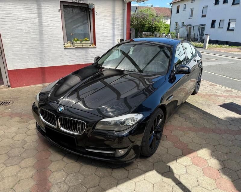 Schwarz Gebraucht 2010 BMW 550 Shadowline Limousine | 13.500 € (Fairer Preis) - Bild 1/4