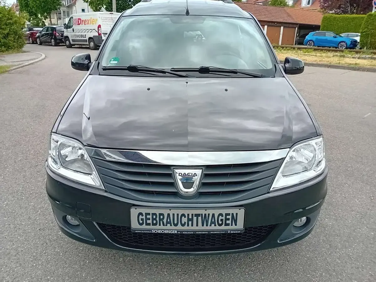 Gebraucht Dacia Logan Lauréate 84 PS (61 kW) 2012 Perlmuttschwarz Kombi