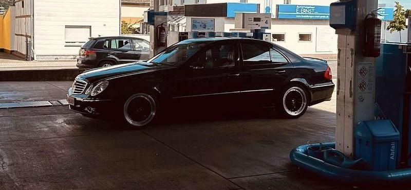 Gebraucht 2009 Mercedes E350 Avantgarde Limousine | 6.500 € (Superpreis) - Bild 1/4